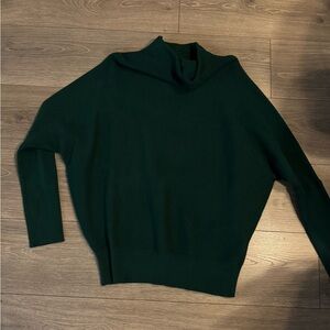 Elegant Green Women's Sweater